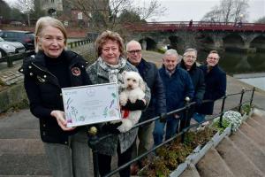 Rotarians and Friends of the Wharf with the RHS Neighbourhood Award